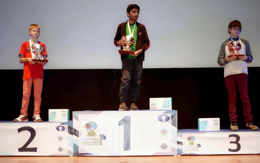 La paz de Gukesh gukesh campeon patricia claros Gukesh, campeón del mundo sub 12 en el campeonato celebrado en Santiago de Compostela. Foto: Patricia Claros