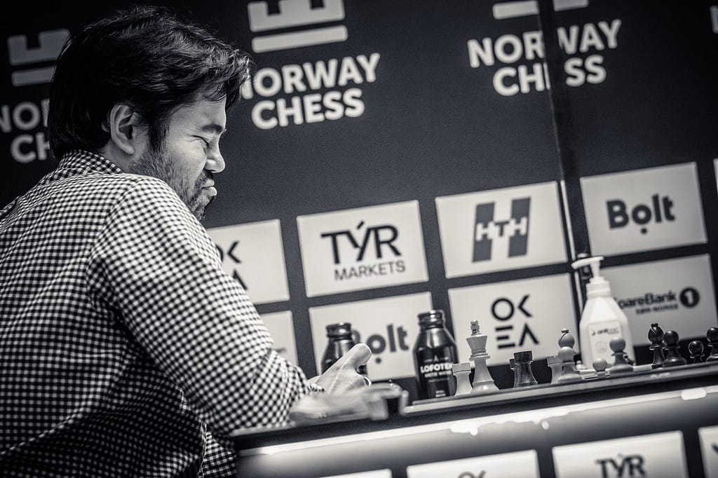 El calendario de la ira: Giri acusa a Nakamura de «apuñalar por la espalda» a sus colegas Norway Chess 2025 Michal Walusza 1725 Round 4 Hikaru Nakamura Nakamura, con cara de. no estar disfrutando demasiado. Foto: Michal Walusza / Norway Chess