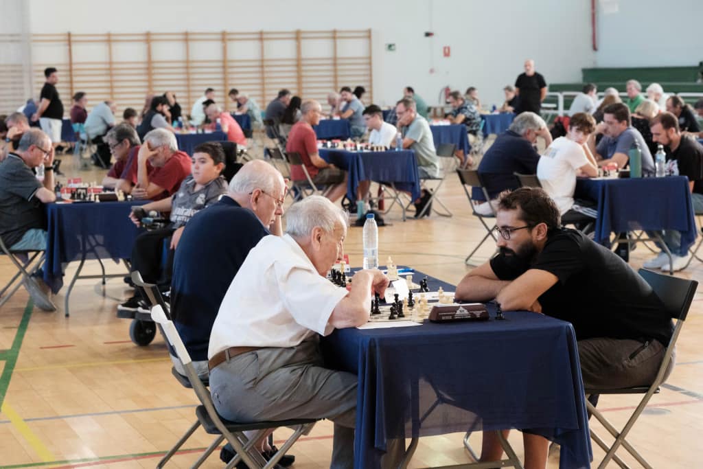Vídeo homenaje a Manuel Álvarez Escudero manuel Alvarez daniel ortega Moratalaz 7 Manuel Alvarez Escudero, en el Abierto de Moratalaz de 2025. Foto: FMB / Damas y Reyes