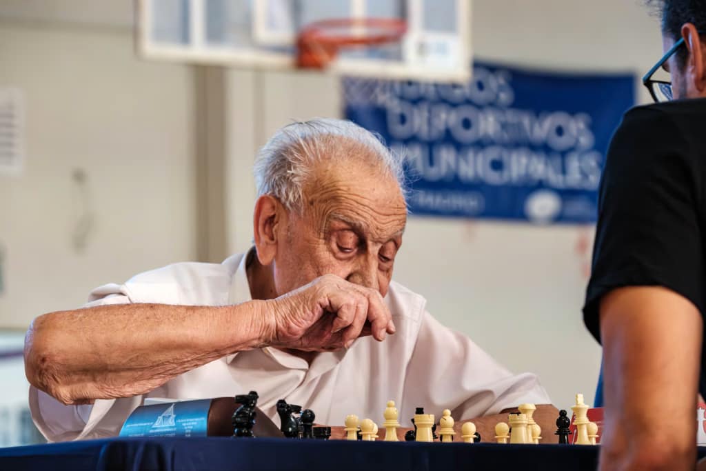 Vídeo homenaje a Manuel Álvarez Escudero manuel alvarez 4 17 Manuel Alvarez Escudero, en el Abierto de Moratalaz de 2025. Foto: FMB / Damas y Reyes