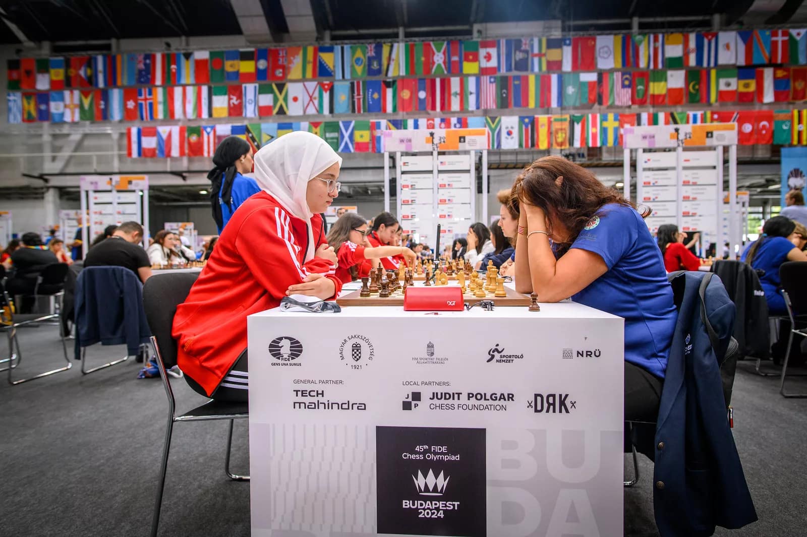 Olimpiada, día 1: susto para Aronian y Mamedyarov y doble victoria de España por 4-0 olimpiada ajedrez michal walusza fide jpg Imagen de la Olimpiada de Ajedrez en Budapest. Foto: FIDE / Michal Walusza