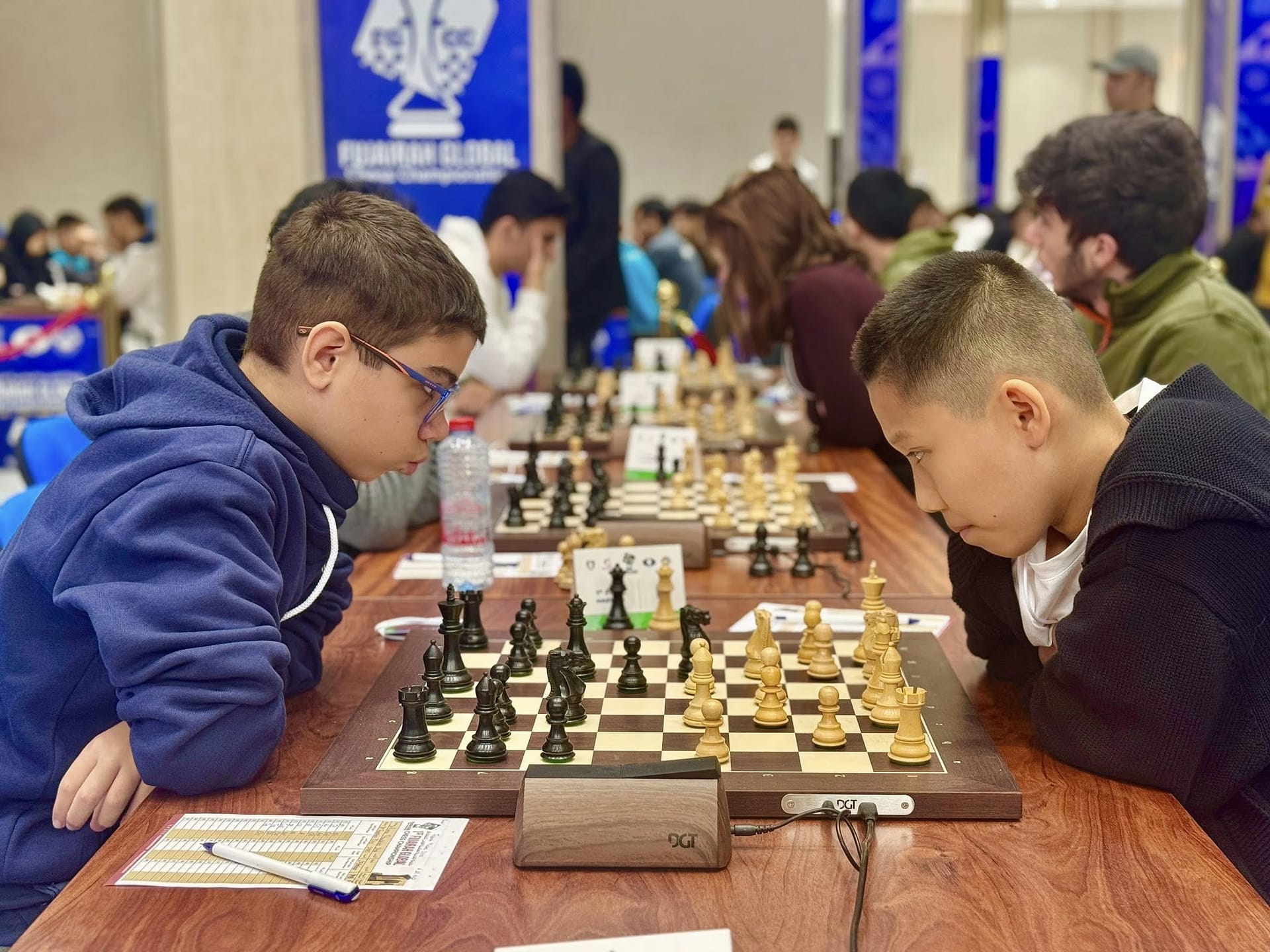 Faustino Oro y Roman Shogdzhiev escriben el primer capítulo de su duelo entre niños prodigio fausti Roman patricia claros Faustino Oro, en su partida contra Roman Shogdzhiev. Foto: Patricia Claros